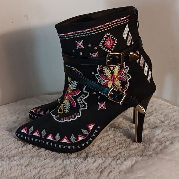 Embroidered Stiletto Pointy Toe Ankle Boots - Picture 7 of 7